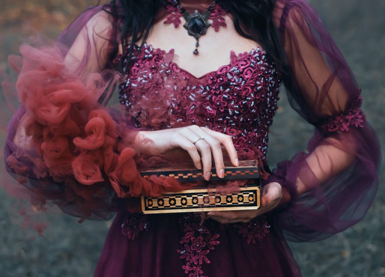 sorciere-box-opening
